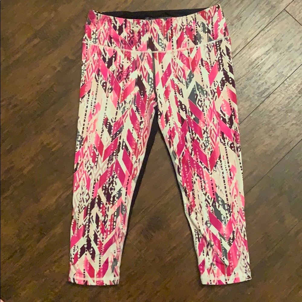Victoria’s Secret workout capris- size large